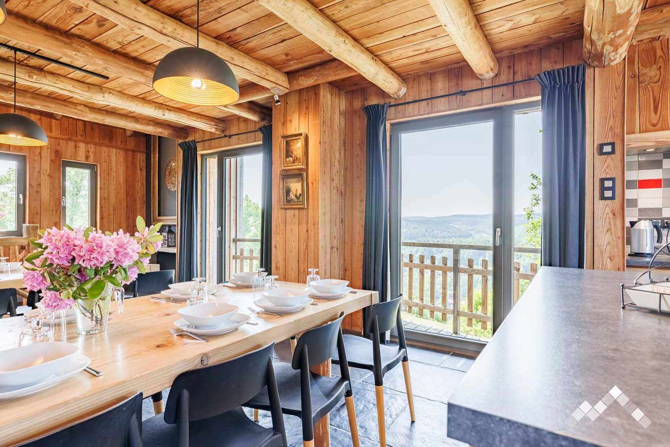 Chalet de luxe à Houffalize pour 24 personnes avec wellness, billard et vue panoramique