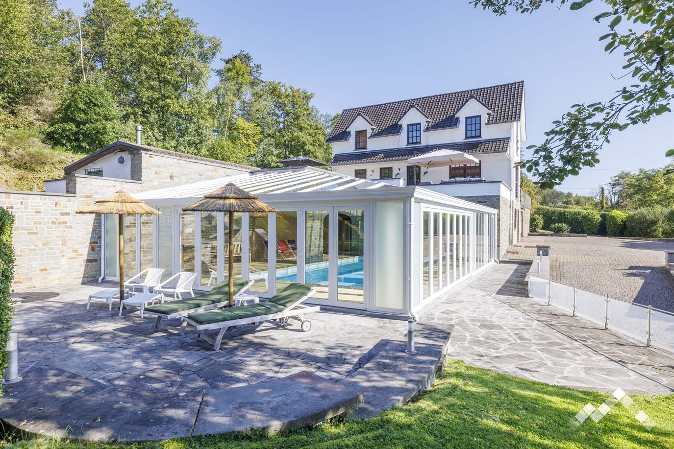  Luxe villa met binnenzwembad en sauna voor 12 personen in Durbuy