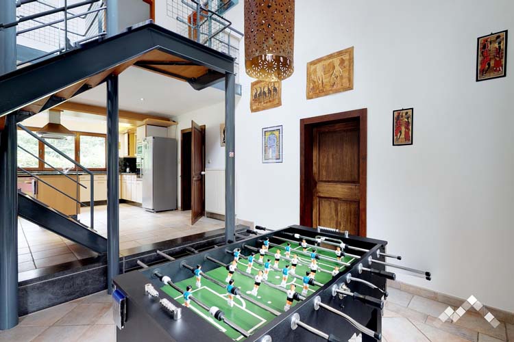 Villa proche de la forêt à Manhay pour 14 personnes et 1 chien avec sauna, billard, kicker et module de jeux