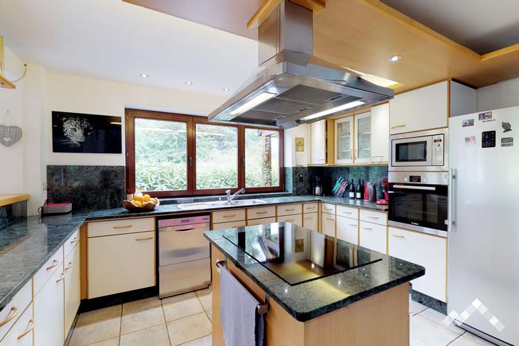 Villa proche de la forêt à Manhay pour 14 personnes et 1 chien avec sauna, billard, kicker et module de jeux