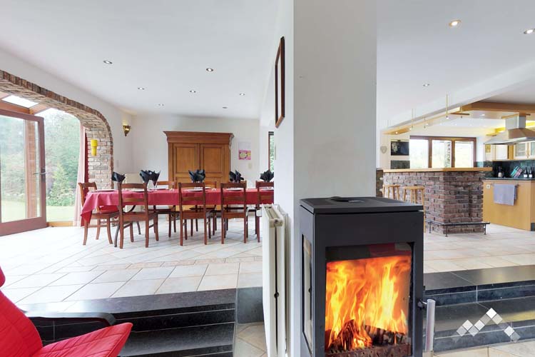 Villa proche de la forêt à Manhay pour 14 personnes et 1 chien avec sauna, billard, kicker et module de jeux
