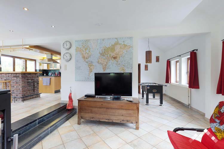 Villa proche de la forêt à Manhay pour 14 personnes et 1 chien avec sauna, billard, kicker et module de jeux