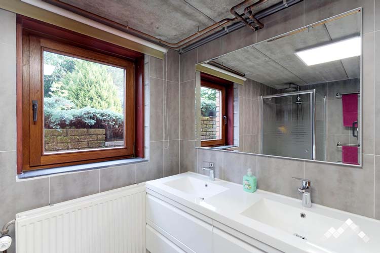 Villa proche de la forêt à Manhay pour 14 personnes et 1 chien avec sauna, billard, kicker et module de jeux
