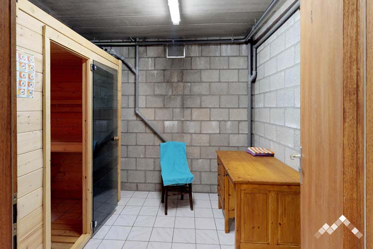 Villa proche de la forêt à Manhay pour 14 personnes et 1 chien avec sauna, billard, kicker et module de jeux