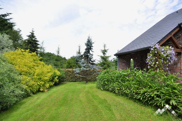 Villa proche de la forêt à Manhay pour 14 personnes et 1 chien avec sauna, billard, kicker et module de jeux