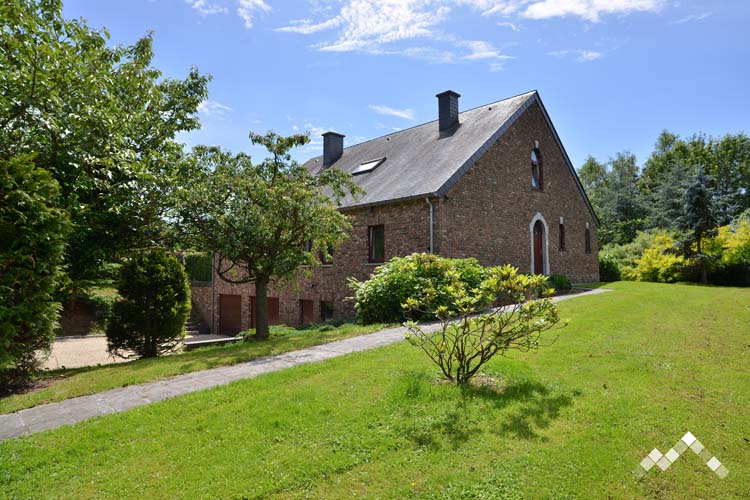 Villa proche de la forêt à Manhay pour 14 personnes et 1 chien avec sauna, billard, kicker et module de jeux