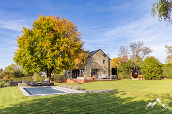 Chalet à La Roche-en-Ardenne pour 8 personnes (+ 1 bébé) avec piscine, sauna et vue panoramique