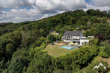 Villa de luxe à Aywaille pour 12 personnes (+3 bébés) avec piscine, sauna, jacuzzi et vue panoramique (families only)