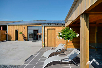 Maison de vacances adaptée PMR à Bastogne pour 10 personnes et 2 chiens avec jacuzzi, ping-pong, pétanque et module de jeux 
