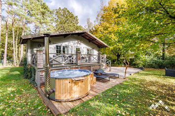 Chalet de luxe à Beauraing pour 4 personnes (+1 bébé) et 4 chiens avec bain nordique, sauna et jardin clôturé