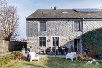 Cottage à Paliseul pour 9 personnes et 2 chiens avec billard, kicker, sauna et abri 