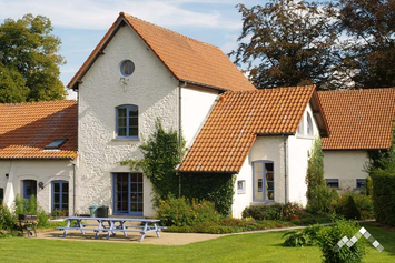 Maison de vacances à Chimay pour 11 personnes et 1 chien dans un domaine de 30ha avec étangs
