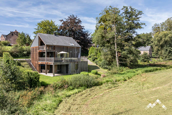 Maison de vacances à Durbuy pour 9 personnes et 2 chiens avec kicker et terrasse panoramique