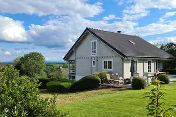 Chalet in Durbuy voor 9 personen en 2 honden met buitenzwembad, jacuzzi, tonsauna en biljart