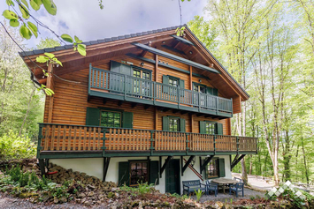 Luxe chalet in Durbuy voor 9 personen met sauna, kicker, kampvuur en fietsenstalling