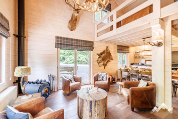 Chalet situé au calme à Erezée pour 6 personnes (+1 bébé) avec piscine, sauna et abri pour vélos 