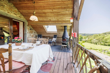 Logement à Erezée pour 2 personnes et 1 bébé avec sauna, pétanque et terrasse couverte