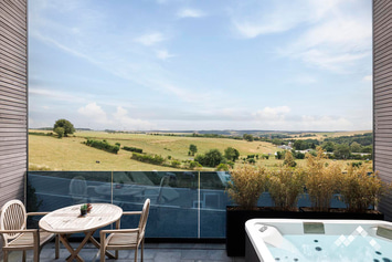 Suite wellness pour 2 personnes avec sauna, jacuzzi et vue panoramique
