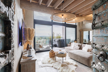 Suite wellness pour 2 personnes avec sauna, jacuzzi et vue panoramique