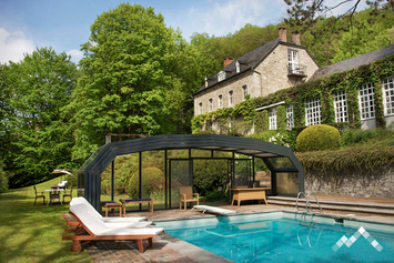Luxe manoir in Ferrières voor 14 personen met zwembad, wellness, bioscoop, binnen en buitenspellen