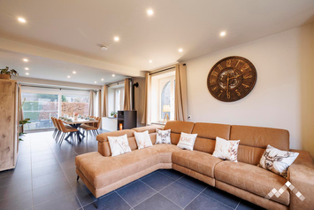 Villa pour 8 personnes (+1 bébé) à Han-sur-Lesse avec baignoire balnéo 