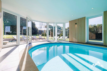 Luxe villa in Waimes voor 9 personen met sauna, zwembad, pingpong en kicker