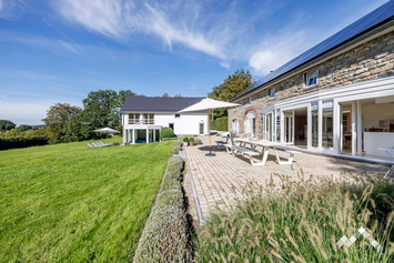 Grande villa de luxe à Waimes pour 18 personnes avec piscine, sauna, kicker et ping-pong