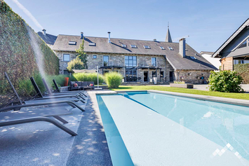 Gîte de luxe à Waimes pour 10 personnes (+1 bébé) avec piscine, wellness, billard et jardin clôturé