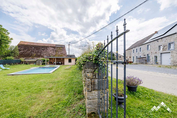 Gîte de charme à Doische pour 8 personnes (+ 1 bébé) avec piscine, kicker et abri pour vélos
