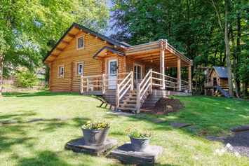 Chalet proche du Ninglinspo à Aywaille pour 4 personnes (+1 bébé)  avec Kota Grill et jeux extérieurs