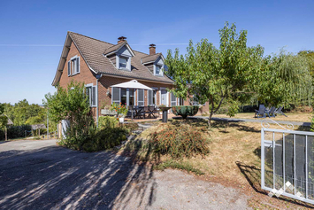 Maison de vacances à Durbuy pour 9 personnes et 2 chiens avec bain nordique, sauna, billard kicker et pétanque