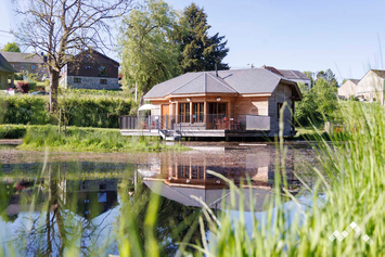 Cabane sur l’eau à Gedinne pour 4 personnes avec abri sécurisé pour vélos