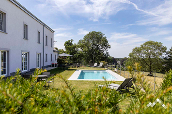 Vakantiewoning met buitenzwembad en sauna voor 27 personen in Gouvy