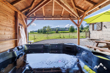 Logement insolite à Vielsalm pour 3 personnes avec jacuzzi au départ de balades