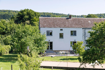 Maison ardennaise à Hotton pour 8 personnes (+1 bébé) avec ping-pong, pétanque et grand jardin