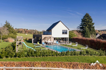 Villa de luxe à Jalhay pour 9 personnes avec piscine, jacuzzi, kicker, billard, jeu d'arcade et module de jeux