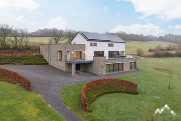 Villa de luxe pour 8 personnes à La Roche avec piscine intérieure, billard et kicker