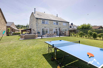 Gîte de charme à Libin pour 8 personnes (+1 bébé) avec kicker, ping-pong et abri vélos