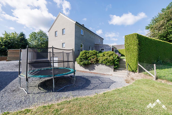 Maison de vacances à Lierneux pour 9 personnes avec jacuzzi, sauna, abri vélos et étang de pêche 