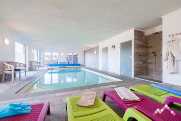 Chalet de luxe à Malmedy pour 13 personnes avec piscine, sauna, kicker et vue sur la vallée