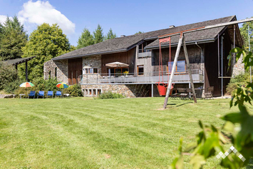 Grand chalet à Xhoffraix pour 18 personnes et 1 chien avec wellness, tyrolienne, jeux intérieurs, extérieurs et vue panoramique