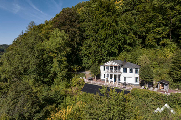 Chalet à Malmedy pour 8 personnes et 1 chien avec bain nordique, sauna, jeux et panorama sur la ville