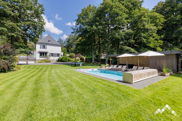 Grande villa à Malmedy pour 22 personnes avec piscine, bain nordique, 2 saunas, jeux intérieurs et extérieurs