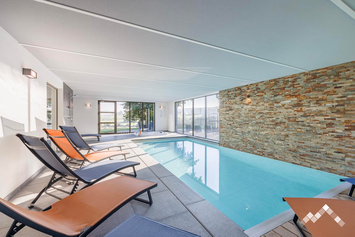 Villa de standing à Malmedy pour 12 personnes avec piscine, wellness, pétanque, salle et module de jeux