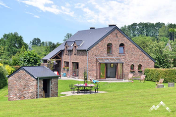 Villa proche de la forêt à Manhay pour 14 personnes et 1 chien avec sauna, billard, kicker et module de jeux
