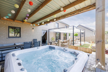 Vakantiehuis voor 15 personen vlakbij Philippeville met jacuzzi, tafelvoetbal, biljart, air hockey, arcadespel en speeltuin