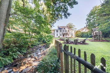 Villa met waterval in Spa voor 20 personen met sauna, biljart, kicker, petanque en kinderspeelmodule
