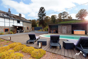 Maison ardennaise à Stavelot pour 7 personnes avec piscine, wellness, kicker et vue sur lac