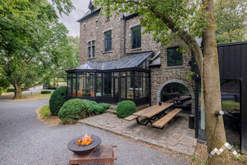Luxe Kasteel in Tenneville voor 18 personen met zwembad, jacuzzi, sauna en biljart
