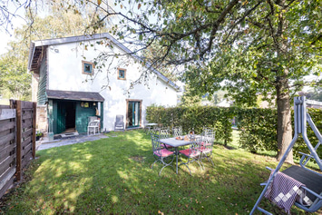 Maison typique à Trois-Ponts pour 6 personnes (+2 bébés) et 1 chien avec module de jeux, trampoline et bac à sable